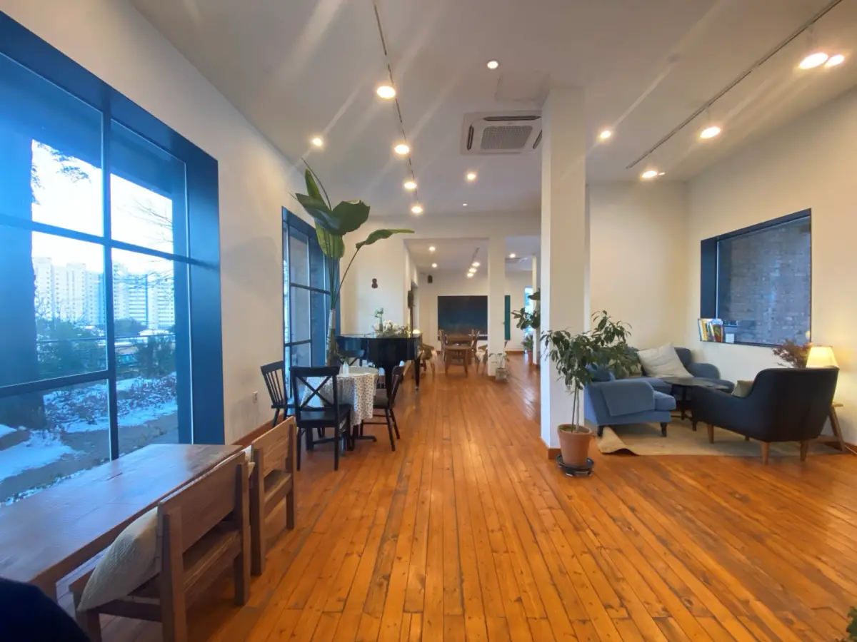 첼로네시아-카페형-공간-내부