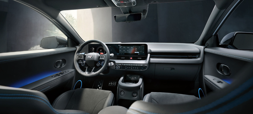 아이오닉 5N 실내 인테리어 전체적인 모습