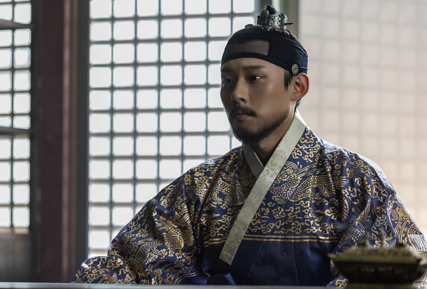 본인에 증상을 경수에게 묻는 세자