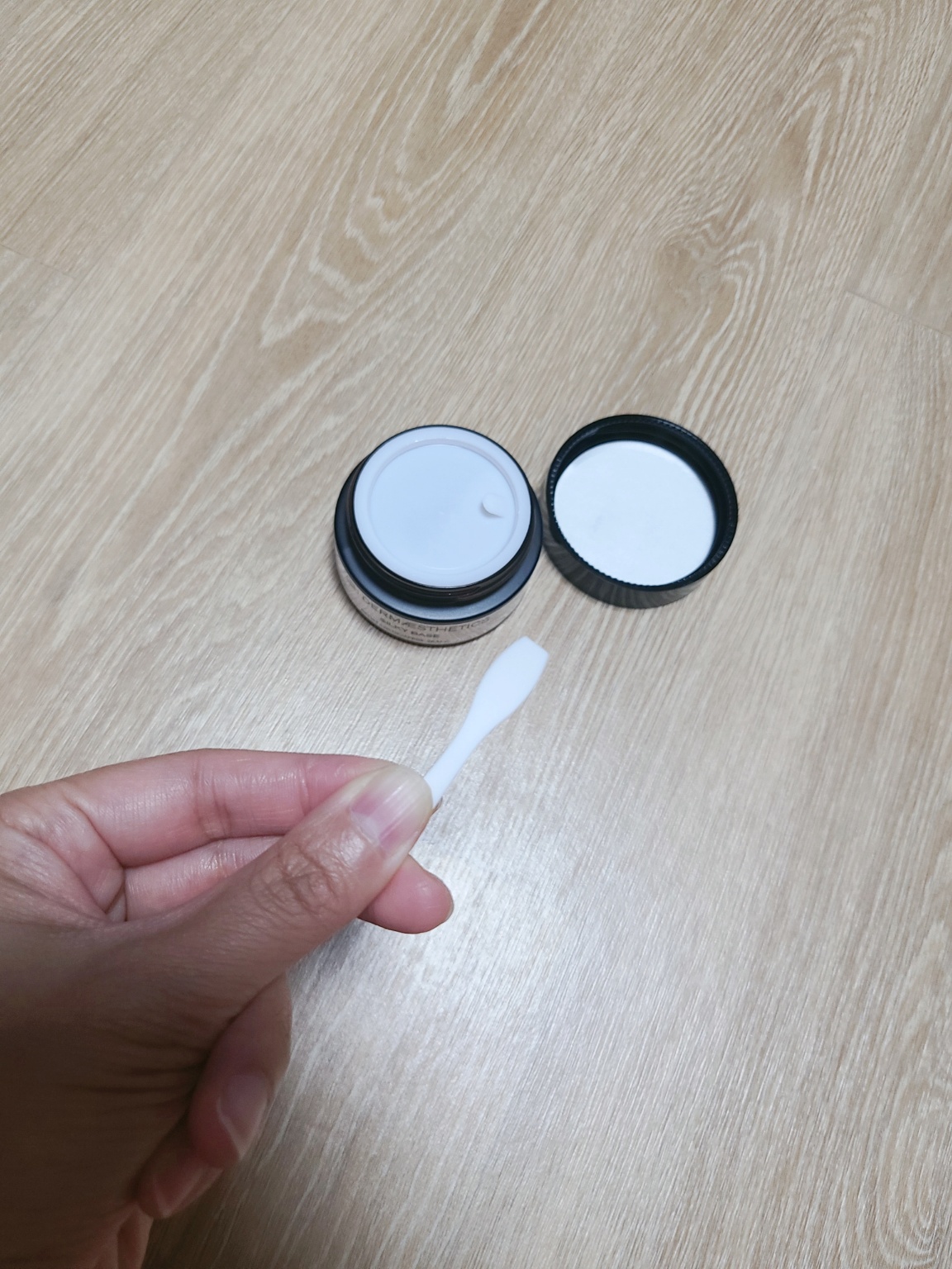 DBH 더메스테릭스 실키베이스 스파츌러