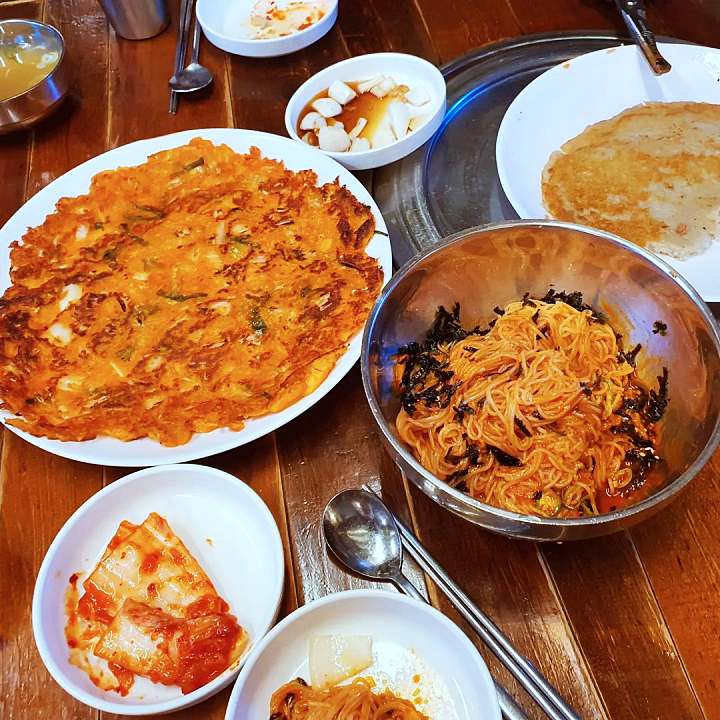 1++ 한우가 한가득 소고기 국밥 양념 돼지갈비 6천원 한우국밥 경복궁역 인왕산 맛집 추천 생방송투데이 맛있GO 싸다GO