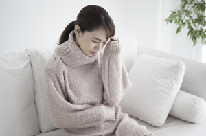 생리로 검은 피