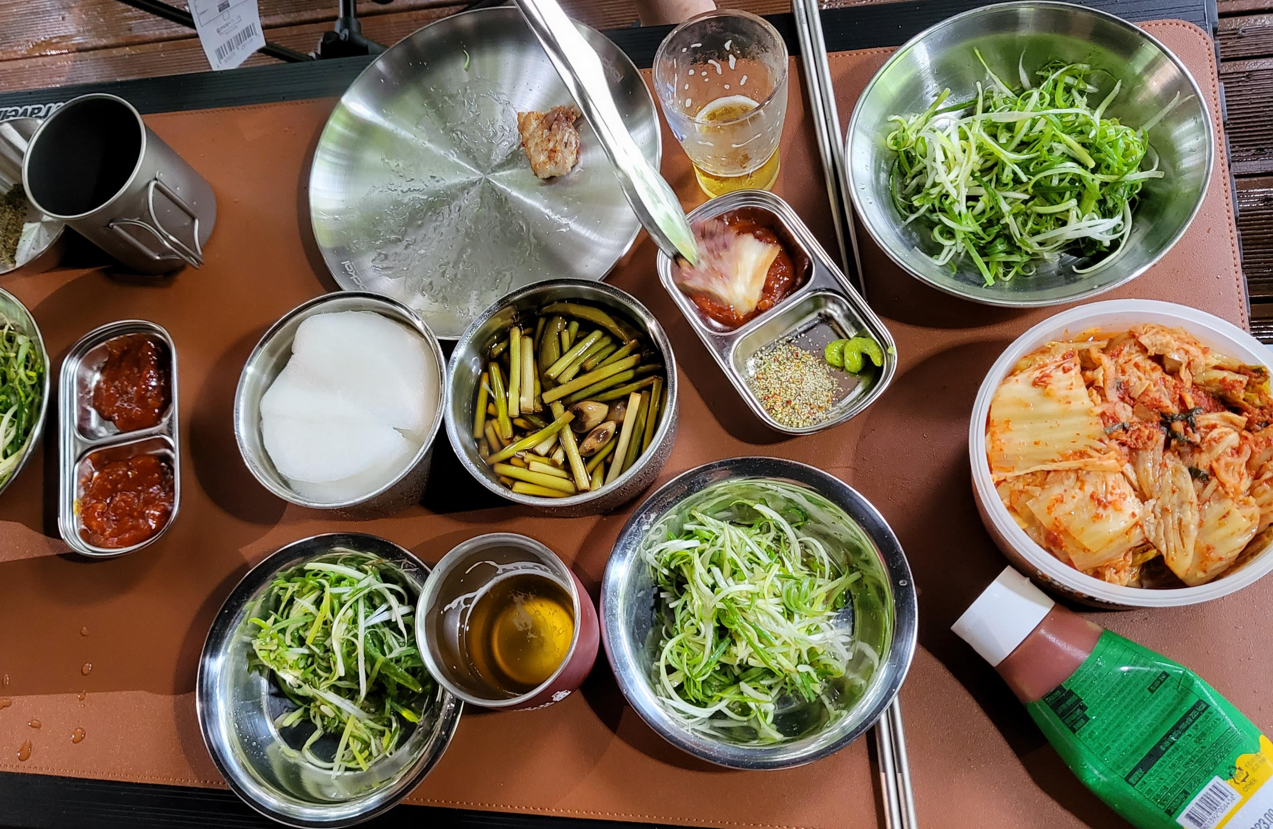 캠핑에 한상 똭~~~