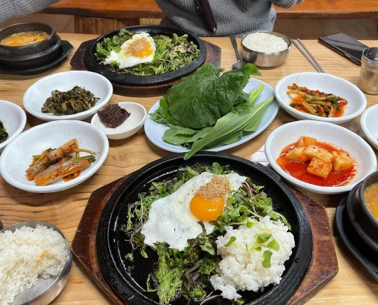 홍천 산채요리집 '준이네통나무집'