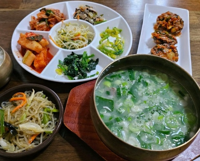 동네한바퀴-서울-서촌-곰탕-고래-조양화