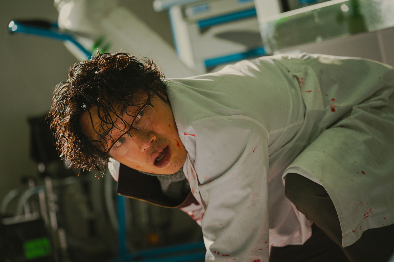 넷플릭스 영화 황야 콘크리트유토피아 유니버스 정보 등장인물 줄거리 내용 결말 후기 평점