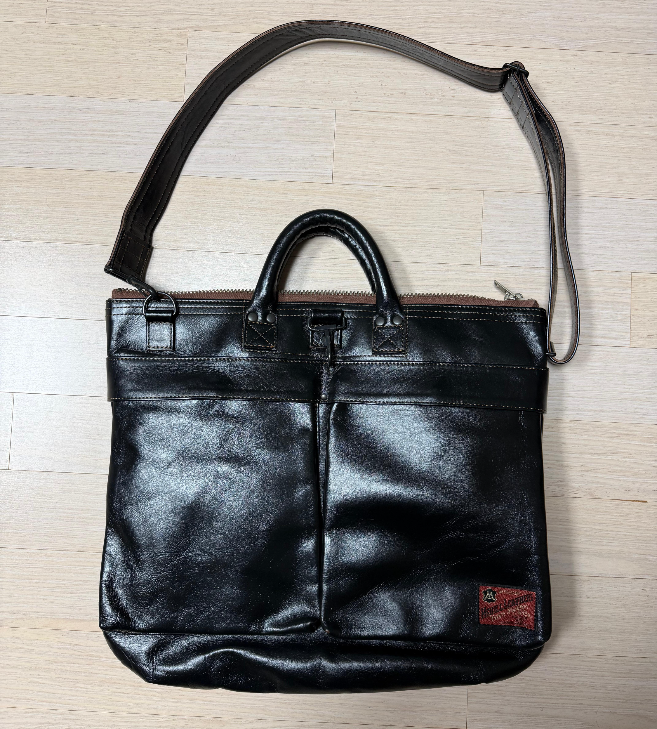 토이즈맥코이 레더 헬멧백