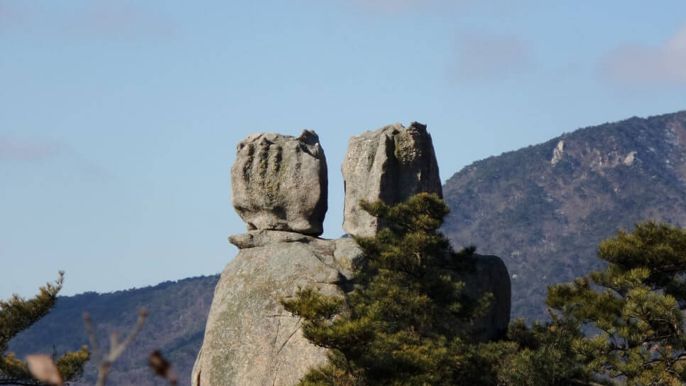 100대 명산 등산하기 열세번째 홍성 용봉산 다양한 기암괴석&amp;#44; 전망이 시원하게 열린 능선&amp;#44;