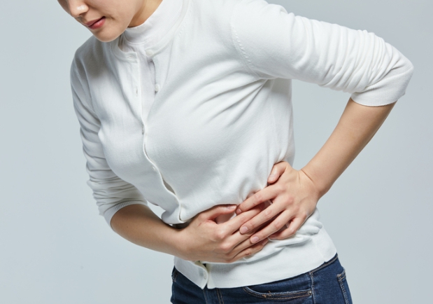 여자 왼쪽 아랫배 통증