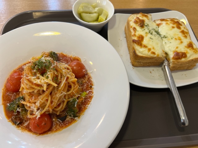 포도모로 토마토파스타와 크로크무슈