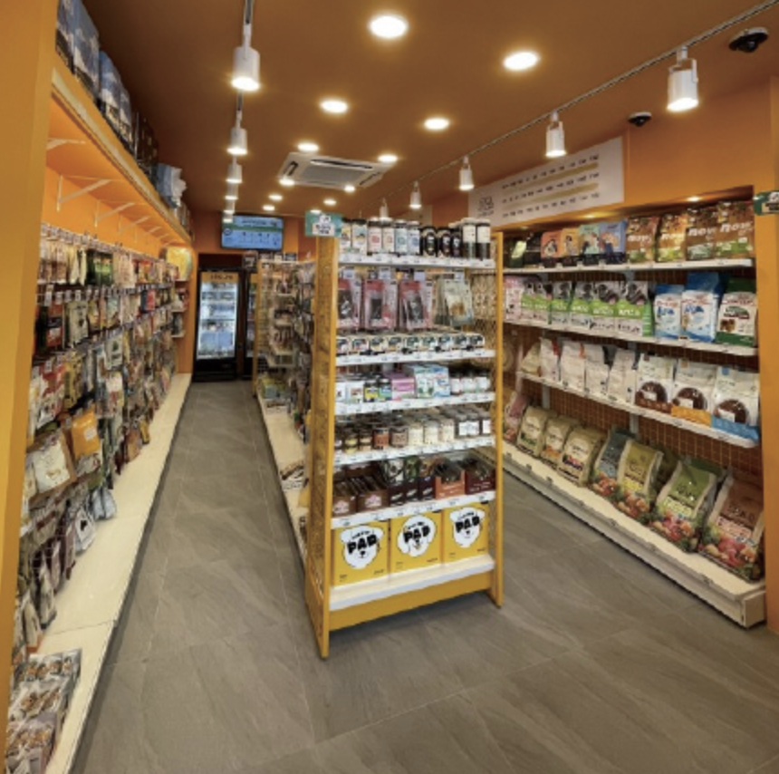 아무도없개 매장 내부