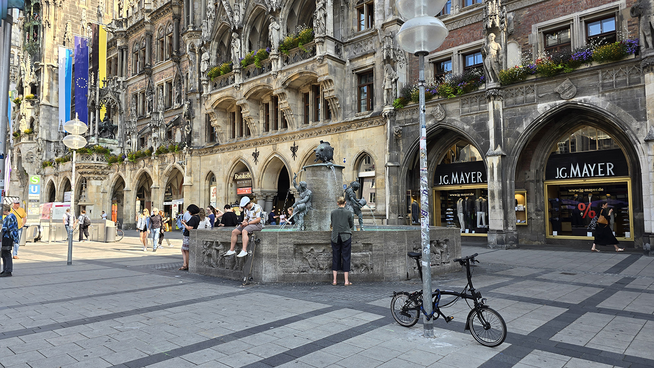 Fischbrunnen 분수대