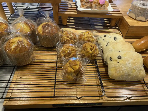 토모루-제과점-빵-이미지