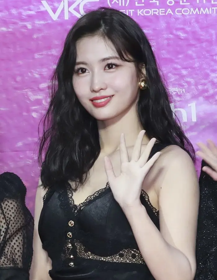 모모 트와이스 나이 프로필 키 김희철 인스타 화보 과거 고화질 레전드 복근