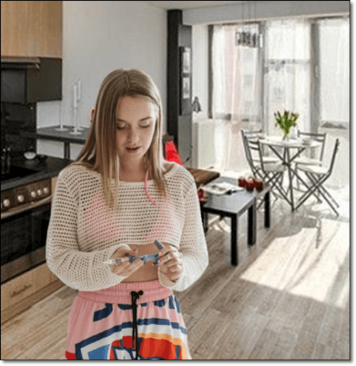 혈당 체크 하는 여성