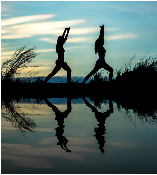 두 사람이 스트레칭을 하는 사진