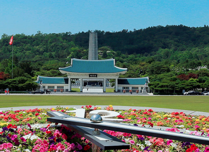 6월 6일 “현충일이 뭐예요” 아이가 물어볼 때 쉽게 설명하는 방법 (초등학생 눈높이 + 부모 대화 예시 포함)