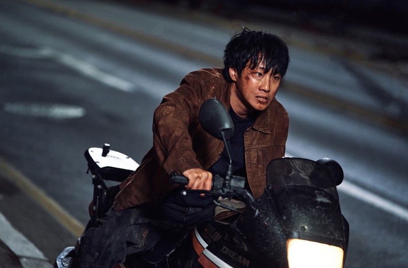 화란 출연진 홍사빈 사진