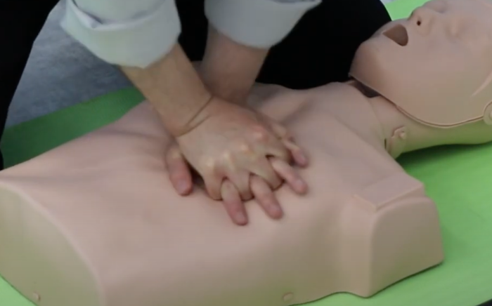 심폐소생술_CPR 가슴압박하기