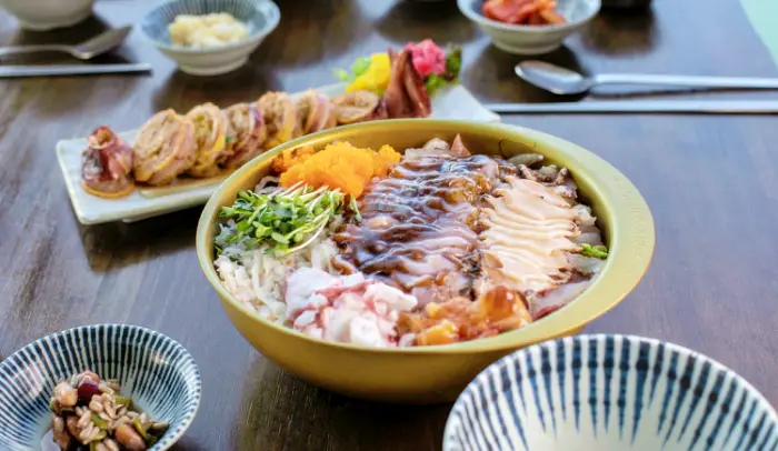 모니카 립제이 오션뷰 횟집 섭국 물회 모듬회 속초 청초호 엑스포공원 맛집