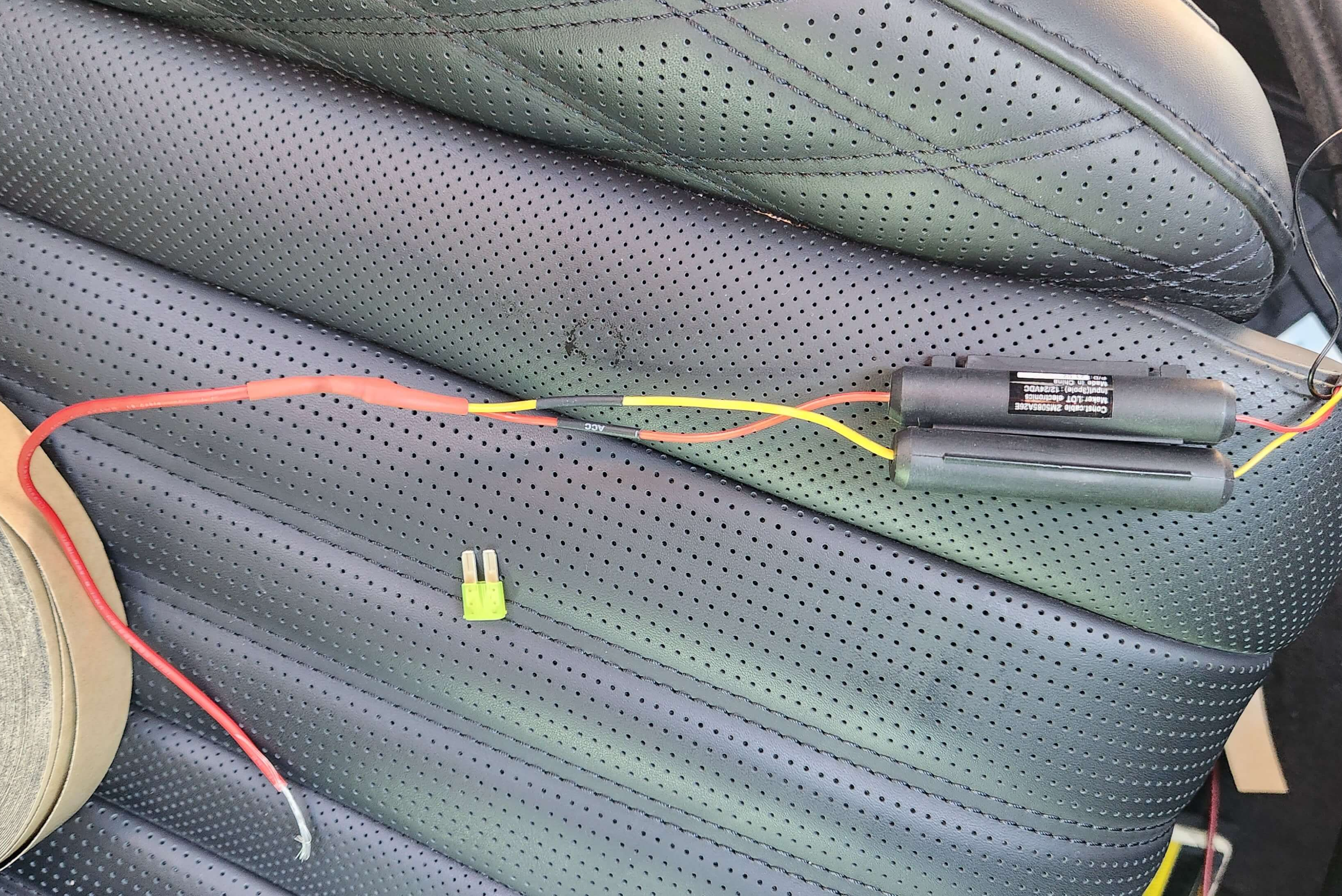 아이나비 블랙박스 휴즈 전원선