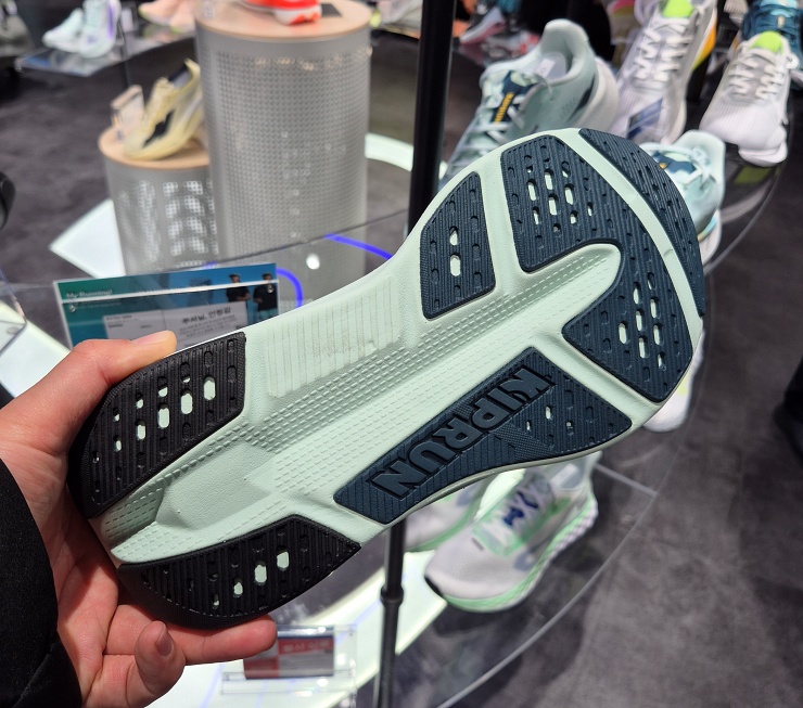 고관절 보호 10만원대러닝화