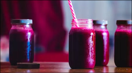 유리병에 담긴 비트주스