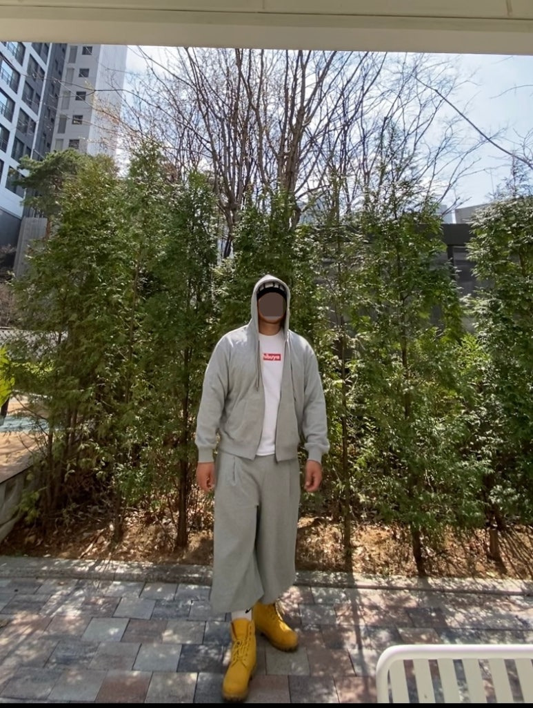 데일리룩('26. 4. 4.)마뗑킴 MatinKim 비니, 토피 스웻 집업 후드티, 토피 벌룬핏 와이드 팬츠, 시부야 빈티지 티셔츠, 나이키 롱삭스양말, 팀버랜드 6인치 워커 부츠