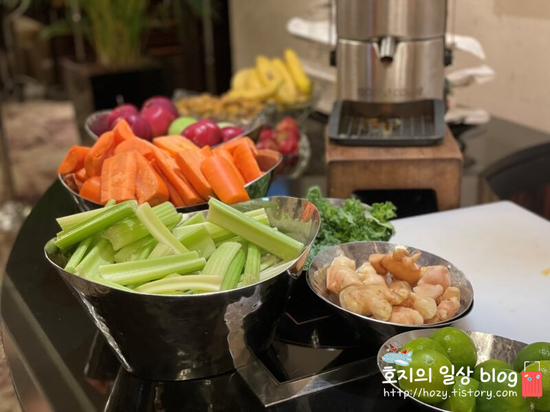 싱가폴 세인트레지스 조식뷔페 과일코너