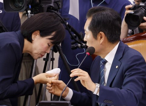 전현희 얼굴 부상 이유 현장영상 | 전현희 의원 프로필 나이 고향 학력 재산 지역구