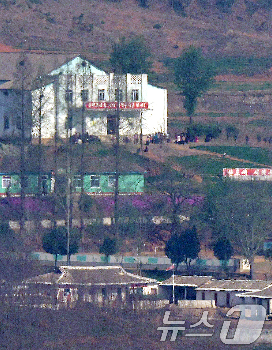 오두산 통일전망대 외국인 관광객 폭증! 북한 조망 카페와 DMZ 평화열차 총정리