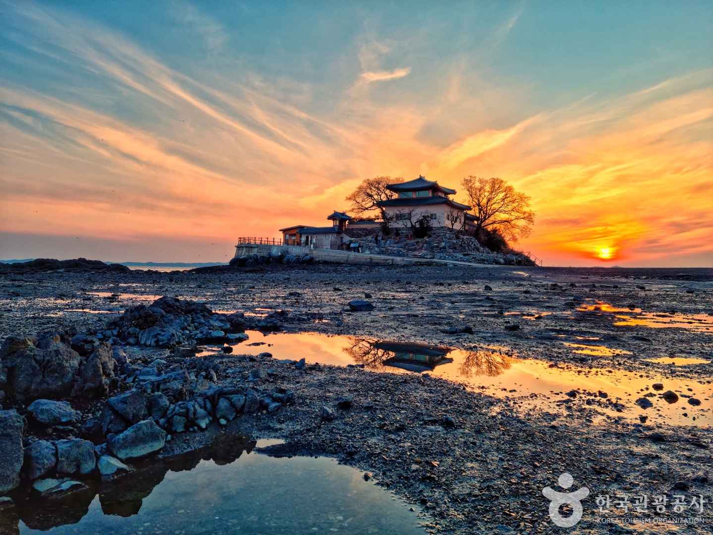 간월암