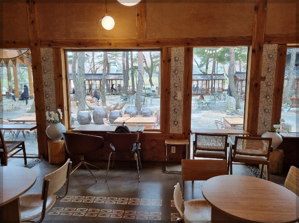 설악산로 카페 실내