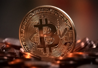 비트코인 vs 금 vs 달러 – 2025년 안전자산 투자는 어디에?