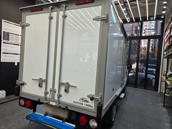 봉고 탑차 뒷면2