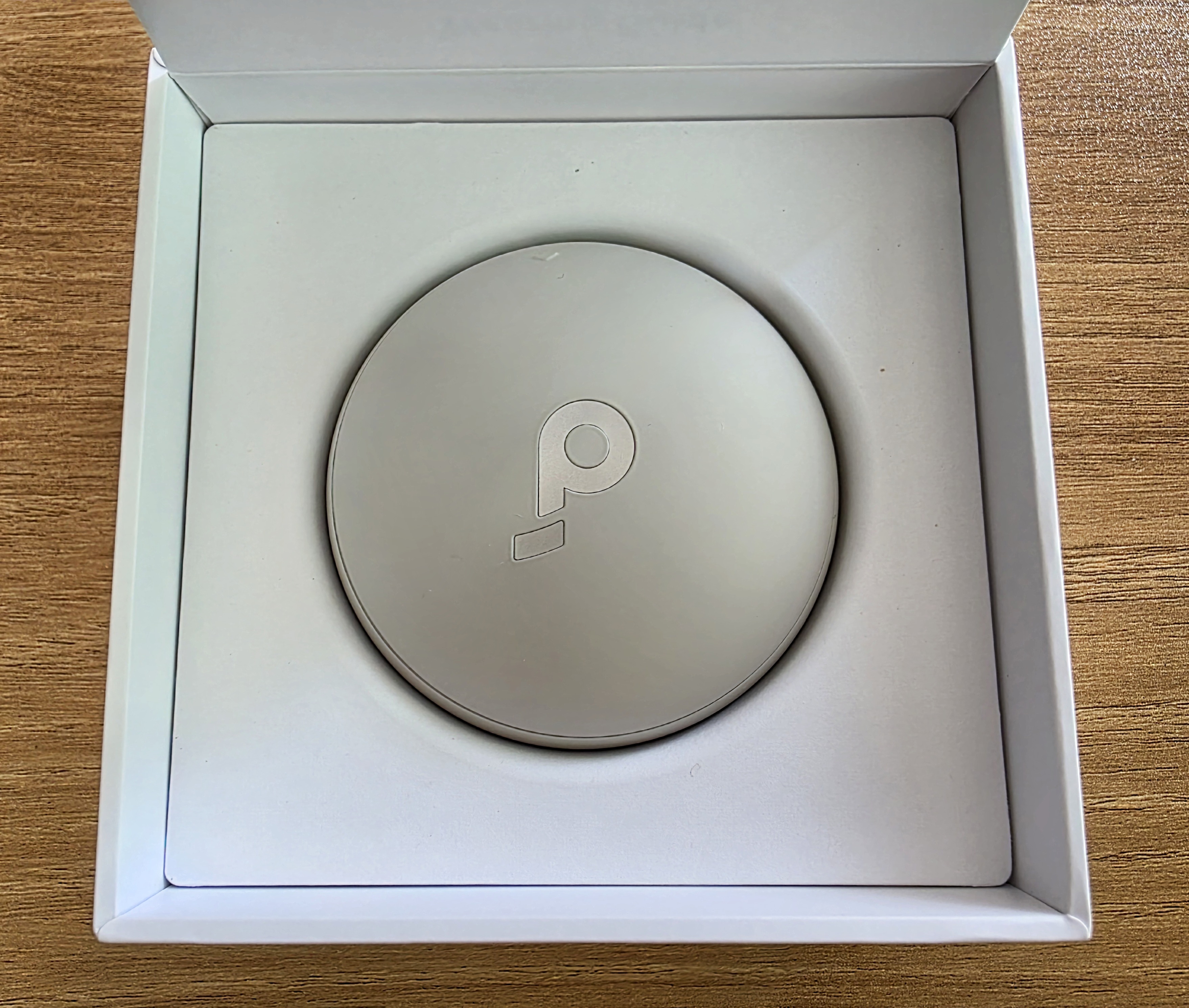 동그란-케이스에-들어있네요.