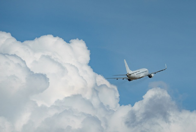 6월-여행가는-달-비행기