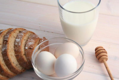 빵과 계란 사진