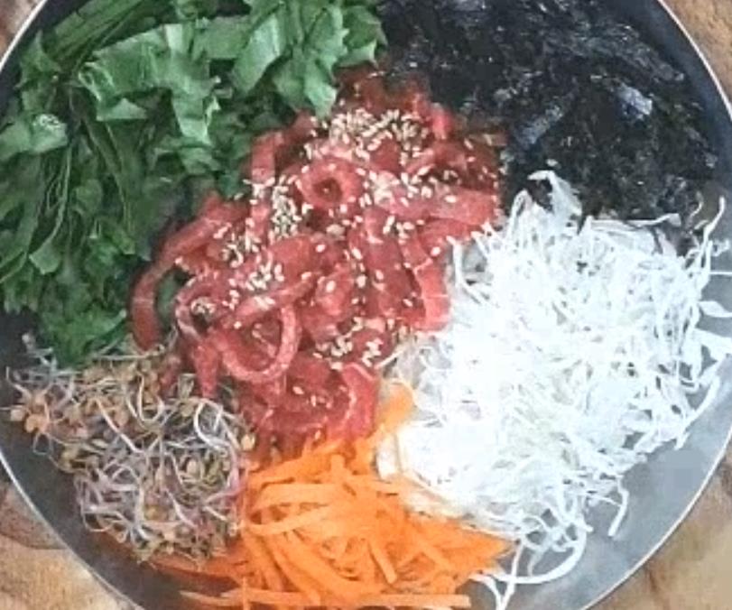 한우 암소로 만든 생방송투데이 7000원 육회비빔밥