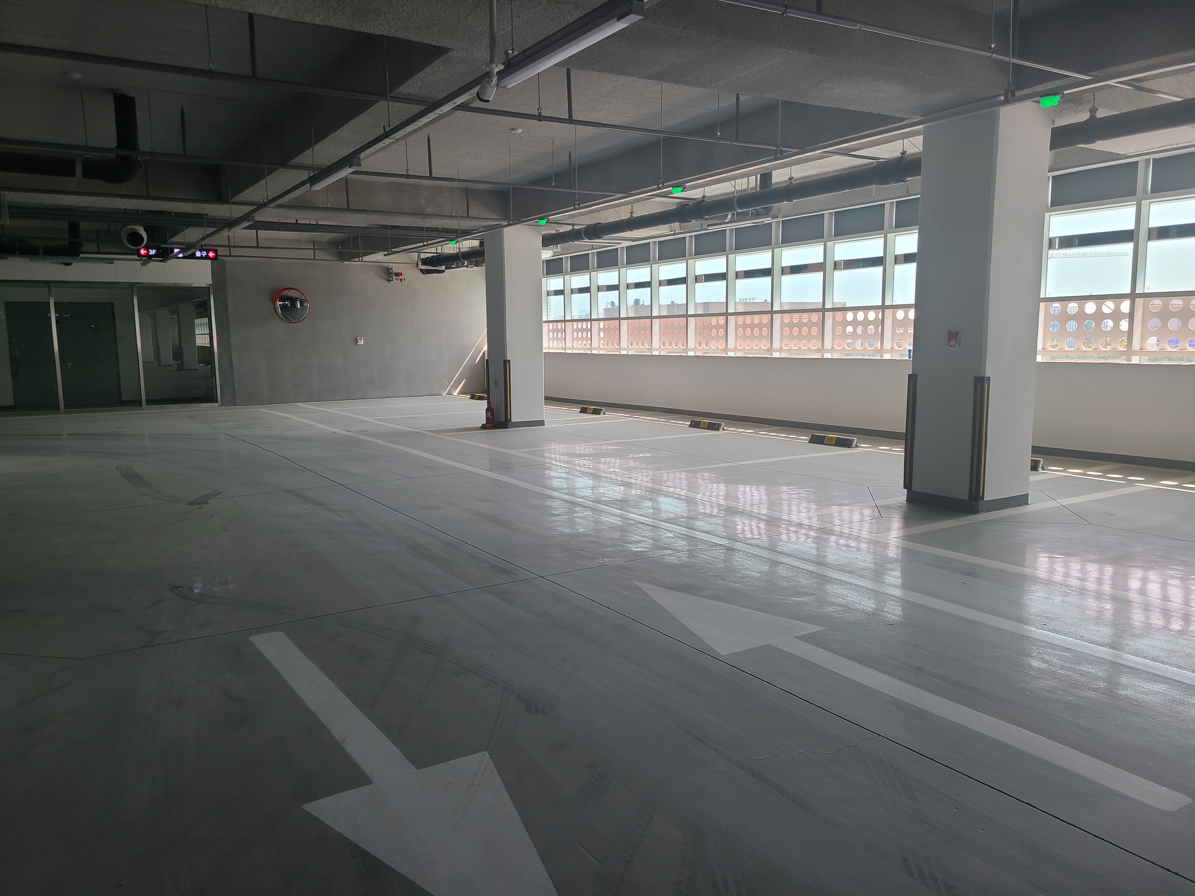 송도 AIT센터 4층이하 섹션오피스 및 주차장2