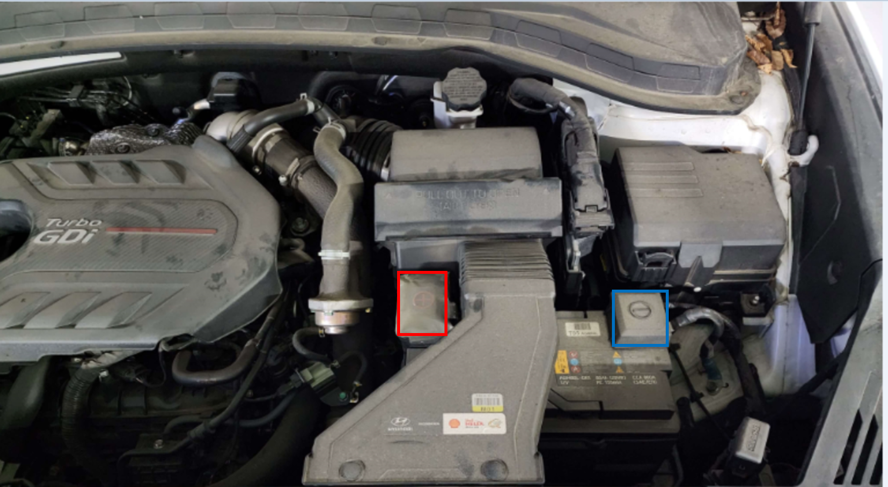 싼타페 TM 본네트를 연 상태