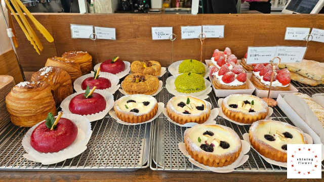 카페TEA1-베이커리 종류 일부분