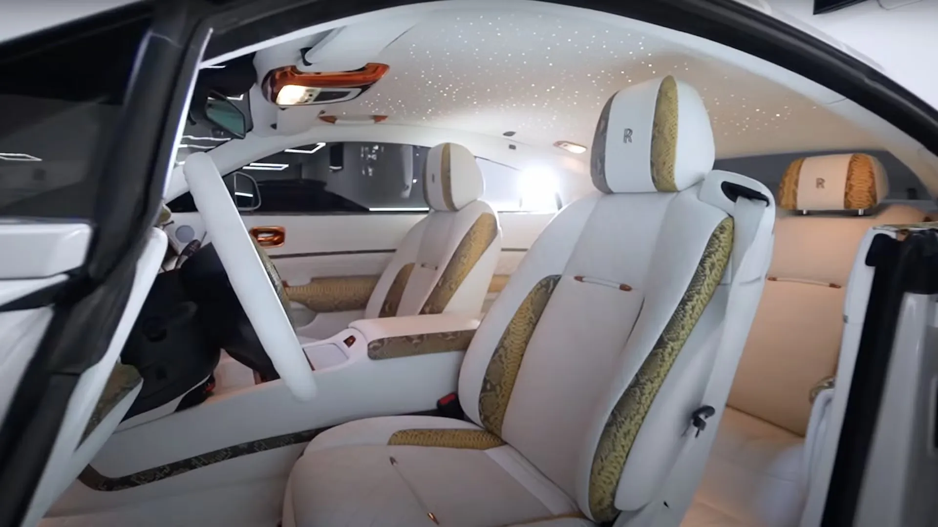 롤스로이스 레이스 아폴로 이미지