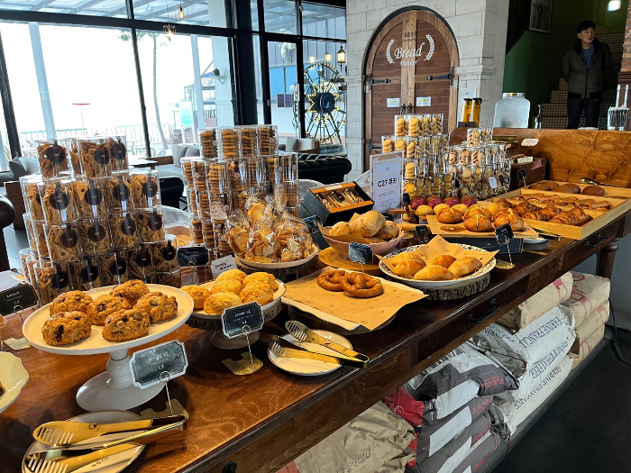 1층 베이커리 모습