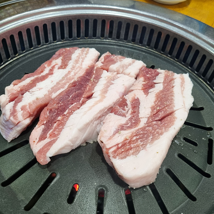 돼지만 왕소금구이