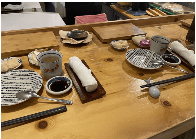 식당-테이블-및-세팅