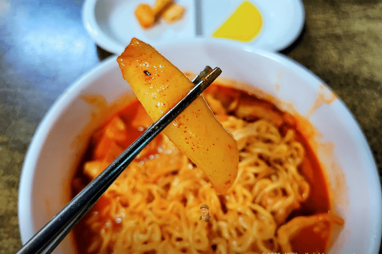 2025년 7월 8일 990회 생활의 달인 은둔식달 맛집 -강서구 크루아상·광화문 라볶이·서대문 시나몬롤!