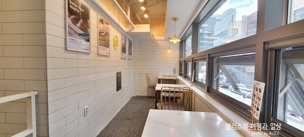 베러댄와플 센트럴파크호텔부산점에서 즐기는 생크림과일와플, 말차티라미수 와플, 라바짜 아메리카노