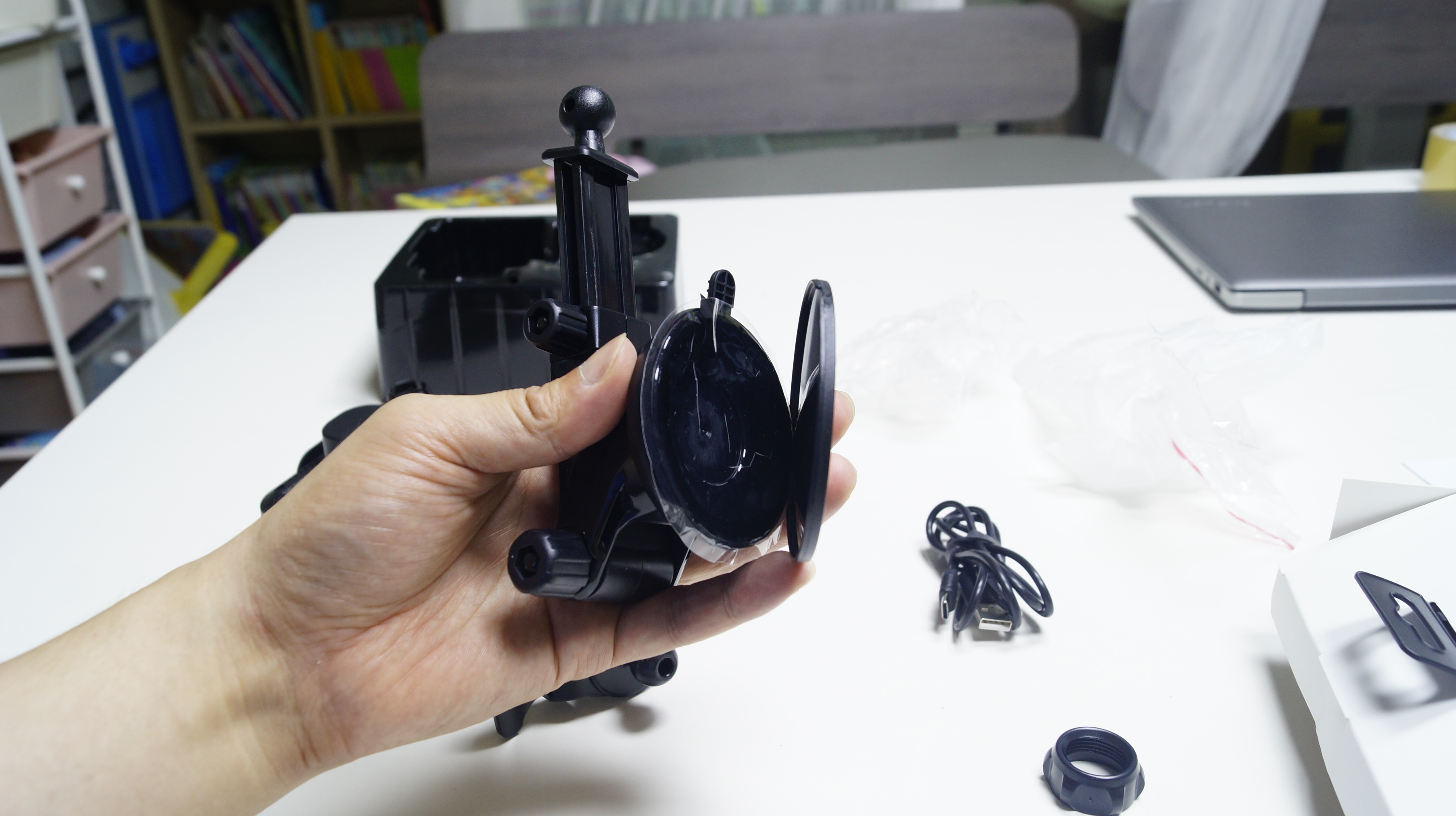 차모아 차량용고속무선충전 거치대