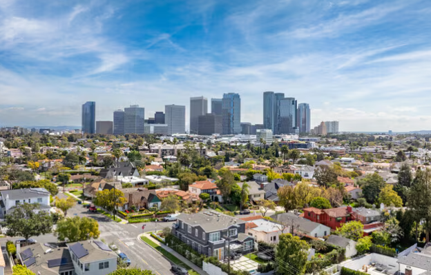 웨스트우드(Westwood) — 캠퍼스의 에너지와 예술이 흐르는 동네 산책